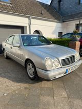 Mercedes-Benz E 200 AVANTGARDE Avantgarde - Mercedes-Benz E 200 aus 1998