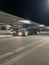 BMW E30 320i - BMW 320 mit Benzin-Antrieb: Coupe, E30 320i