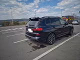 BMW X7 xDrive30d -m paket - BMW X7: M