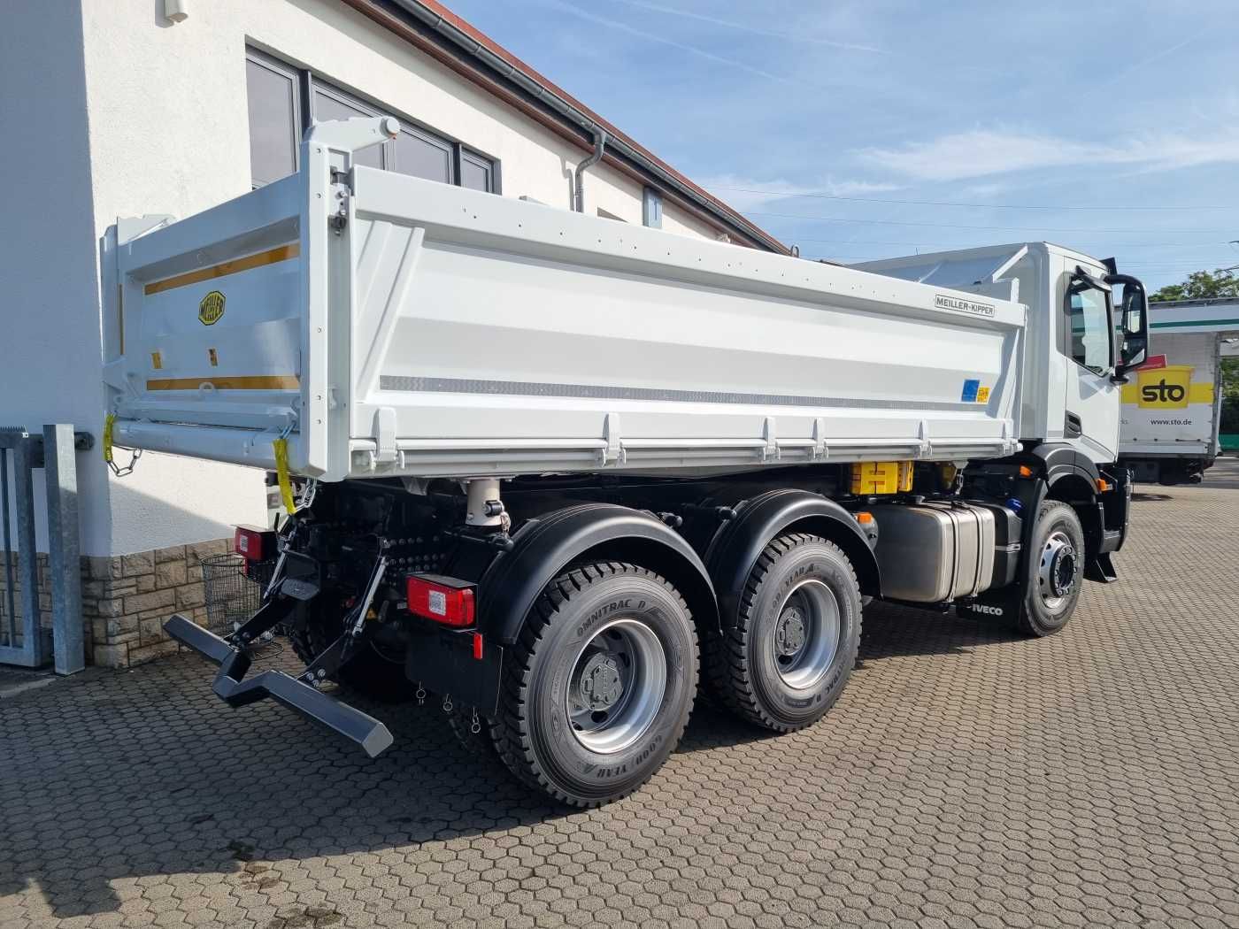 Fahrzeugabbildung Iveco AD300X48Z HR OFF 6x4 Meiller-Kipper + Bordmatik