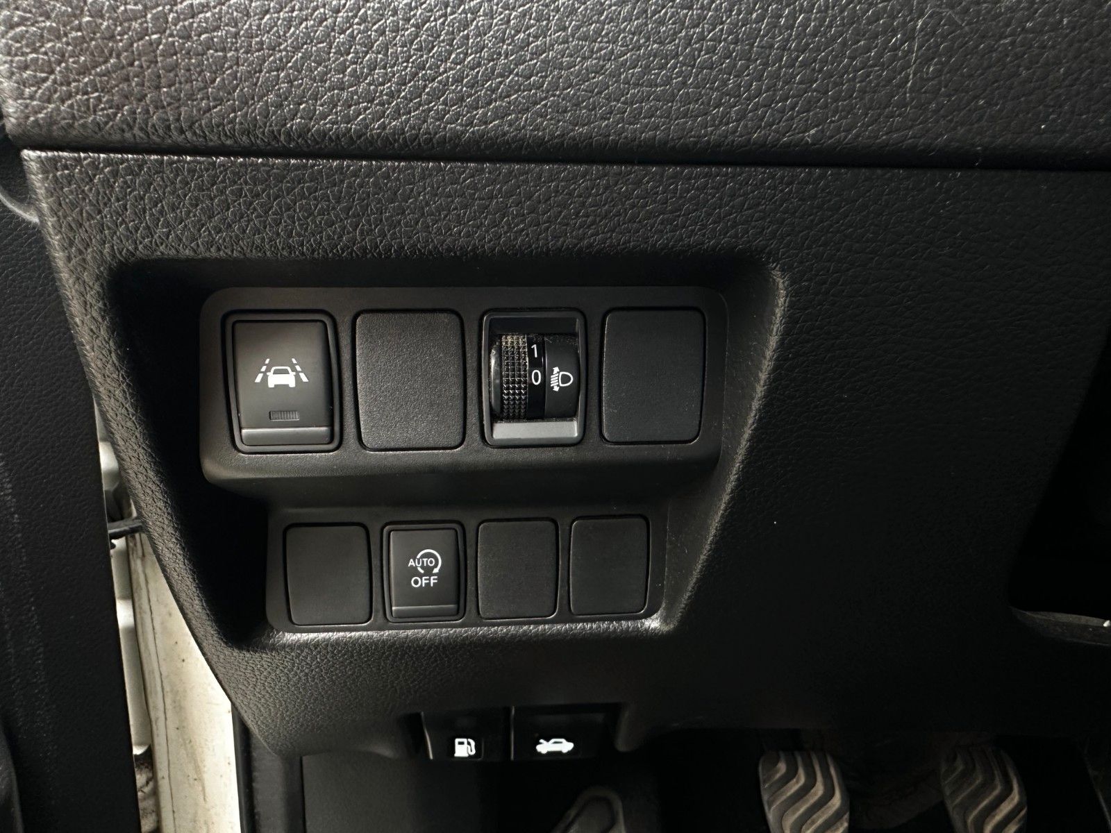 Fahrzeugabbildung Nissan Qashqai AHK / beh. FS/ Navigation / Alu