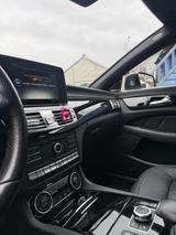 Mercedes-Benz CLS 500 4MATIC - V8 Biturbo  - Mercedes-Benz CLS 500: 4matic