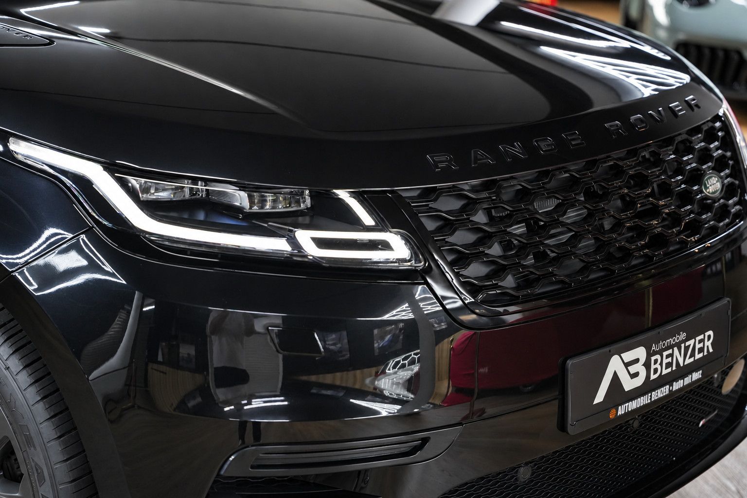 Fahrzeugabbildung Land Rover Range Rover Velar R-Dynamic SE *Meridian*Memory*