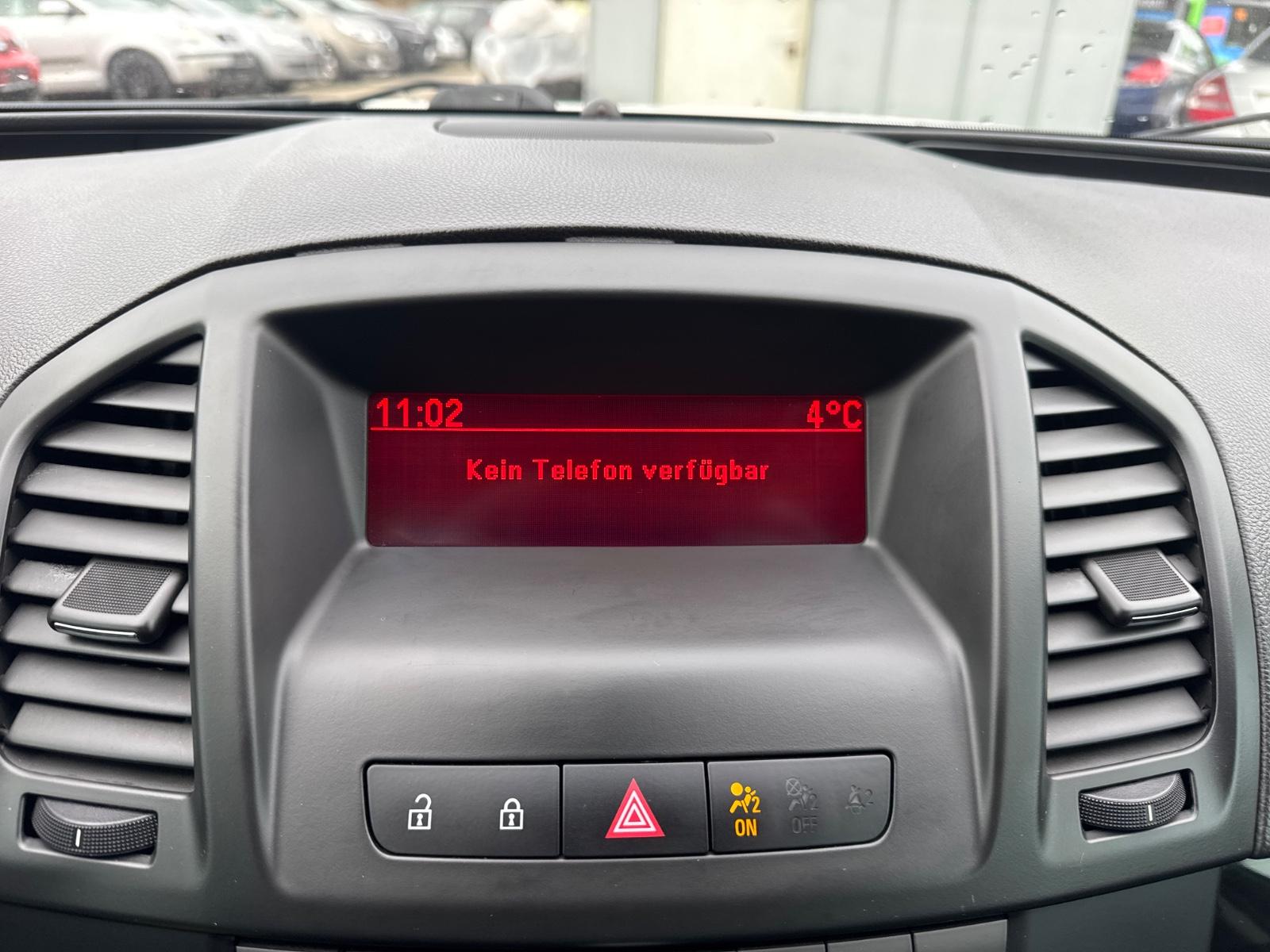Opel Insignia 2012 — photo 25