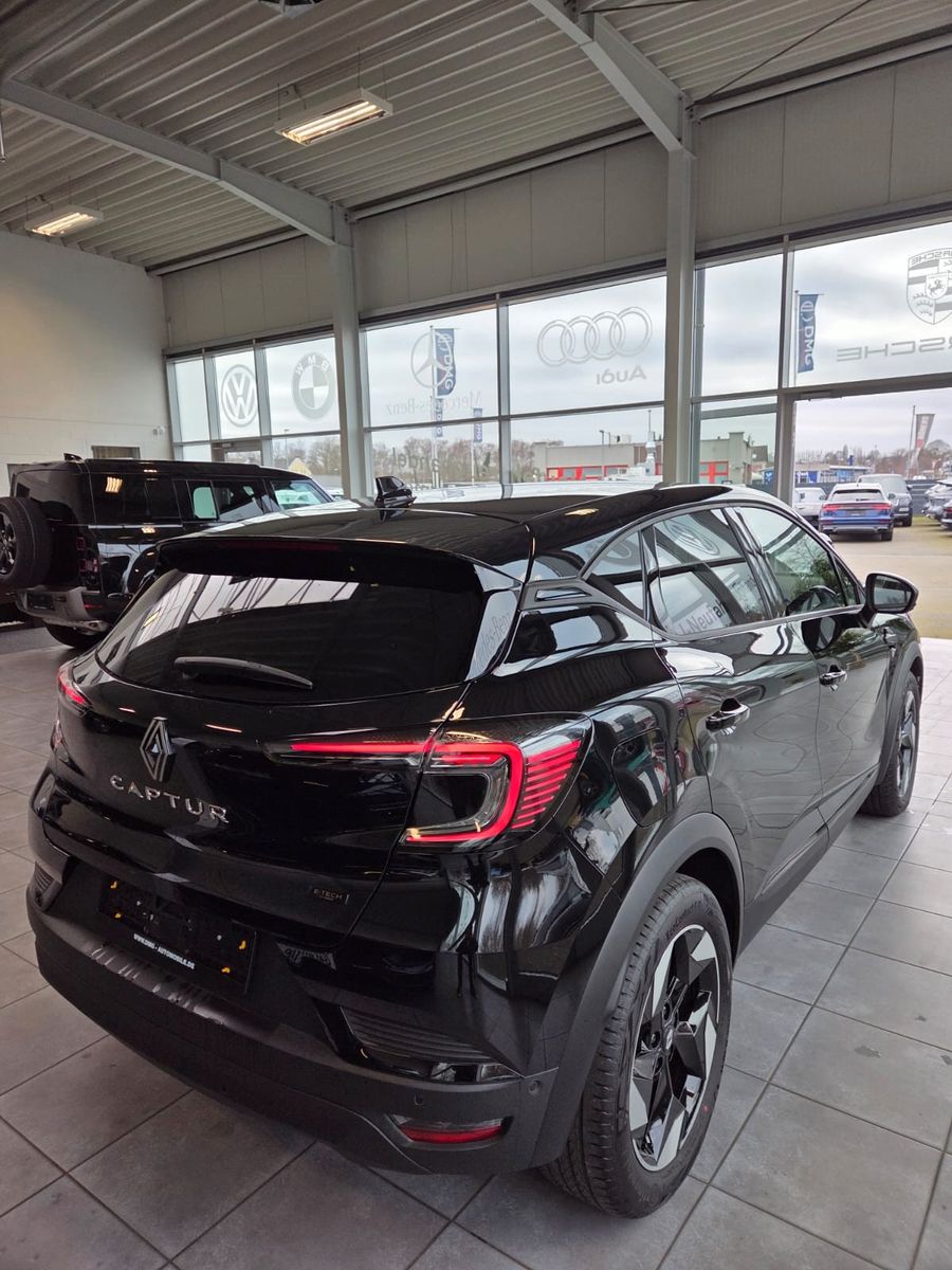 Fahrzeugabbildung Renault Captur Full Hybrid E-Tech 160 Esprit Alpine