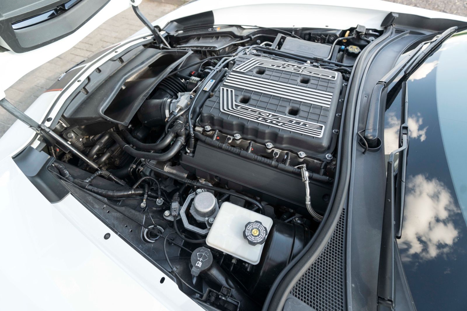 Fahrzeugabbildung Corvette Z06 CABRIOLET 6,2L 2LZ HUD BOSE KAM NAV