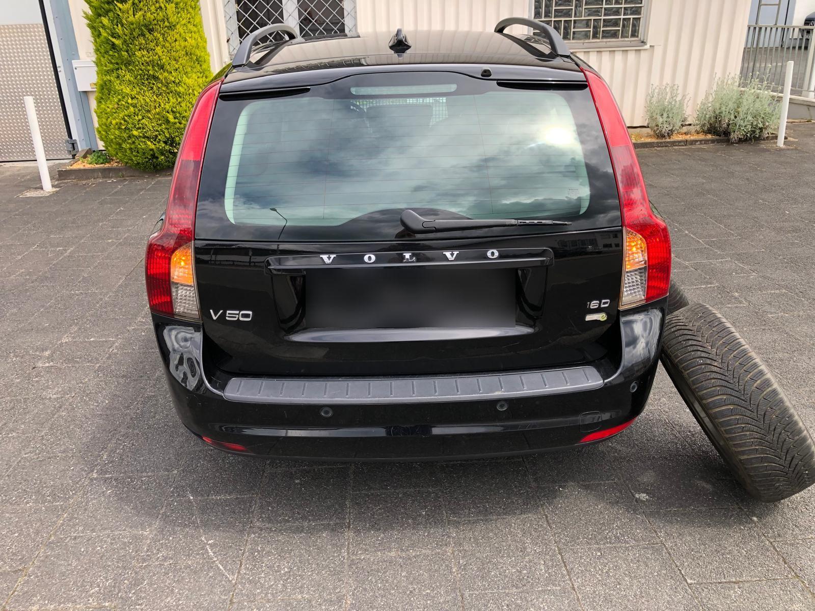 Volvo V50 2010 — engine 109 HP (80kW)
