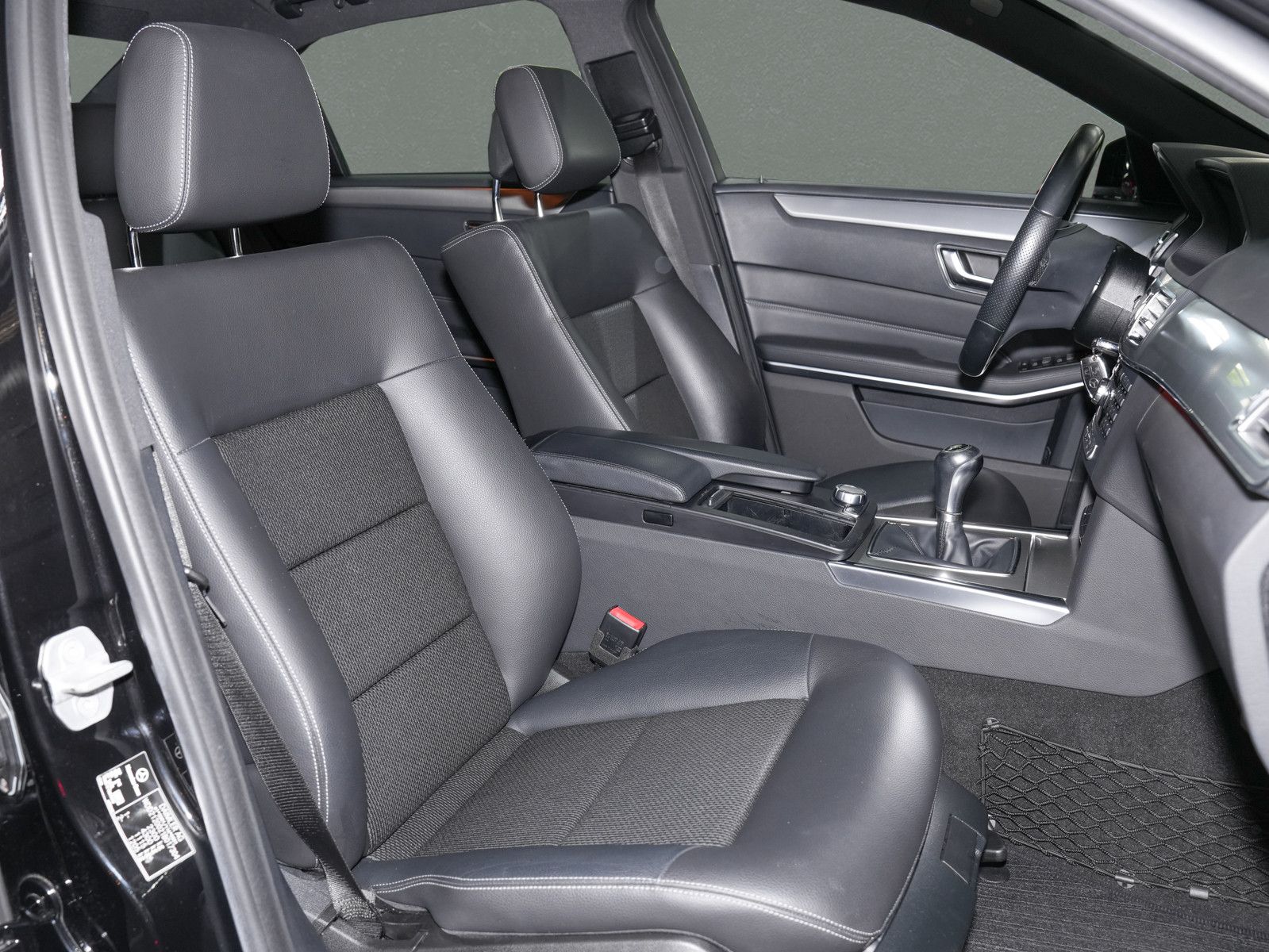 Fahrzeugabbildung Mercedes-Benz E 220 CDI Avantgarde - ILS|S-Dach|Stzhzg|Parkass