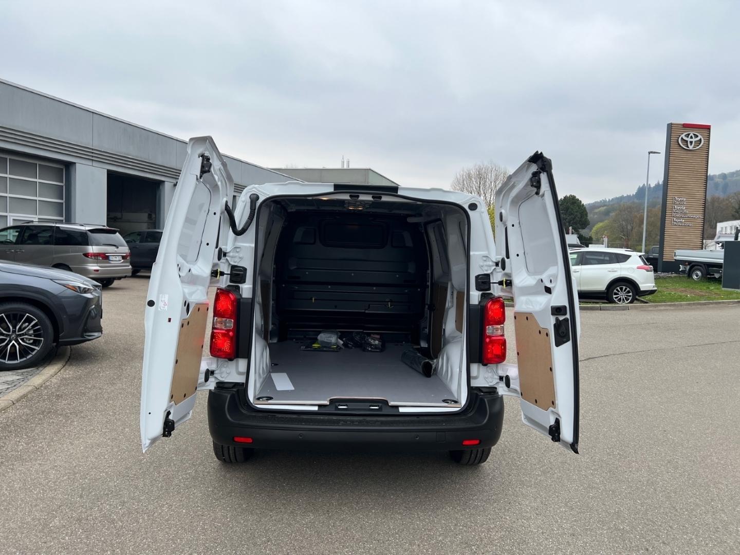 Toyota Proace 1,5L D Schaltgetriebe 120 PS Work L1