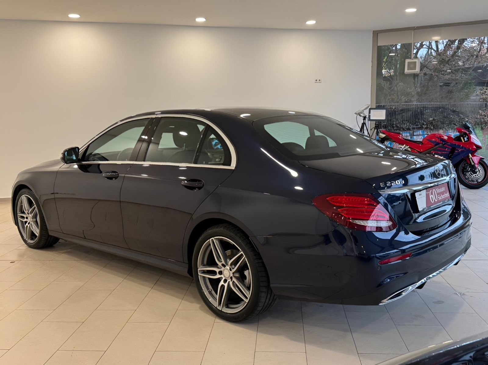 Mercedes-Benz E 220 d AMG-Line|PANO|HUD|360|WIDESCREEN|BURM|ME foto 3