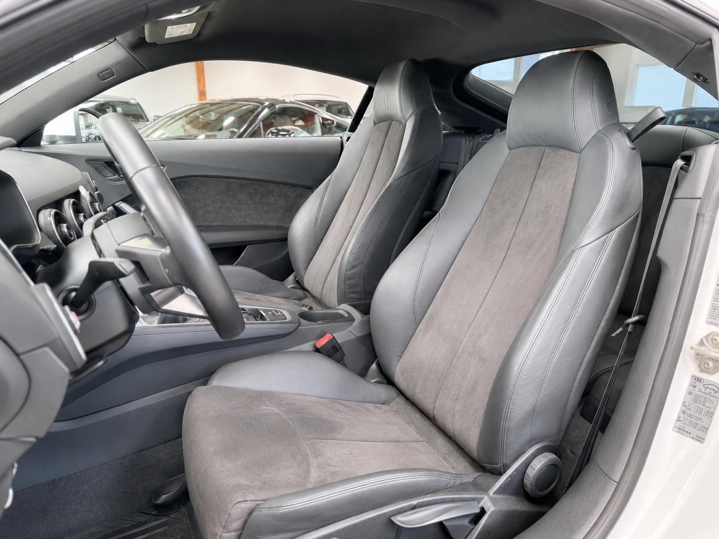 Audi TT Coupe 2.0 | SCHALTER | VIRTUAL | ALCANTARA |