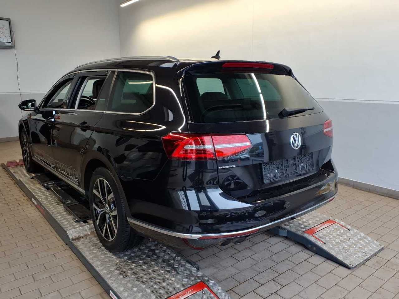 Volkswagen Passat Variant Highline 2.0TDI DSG LED KAMERA A foto 5