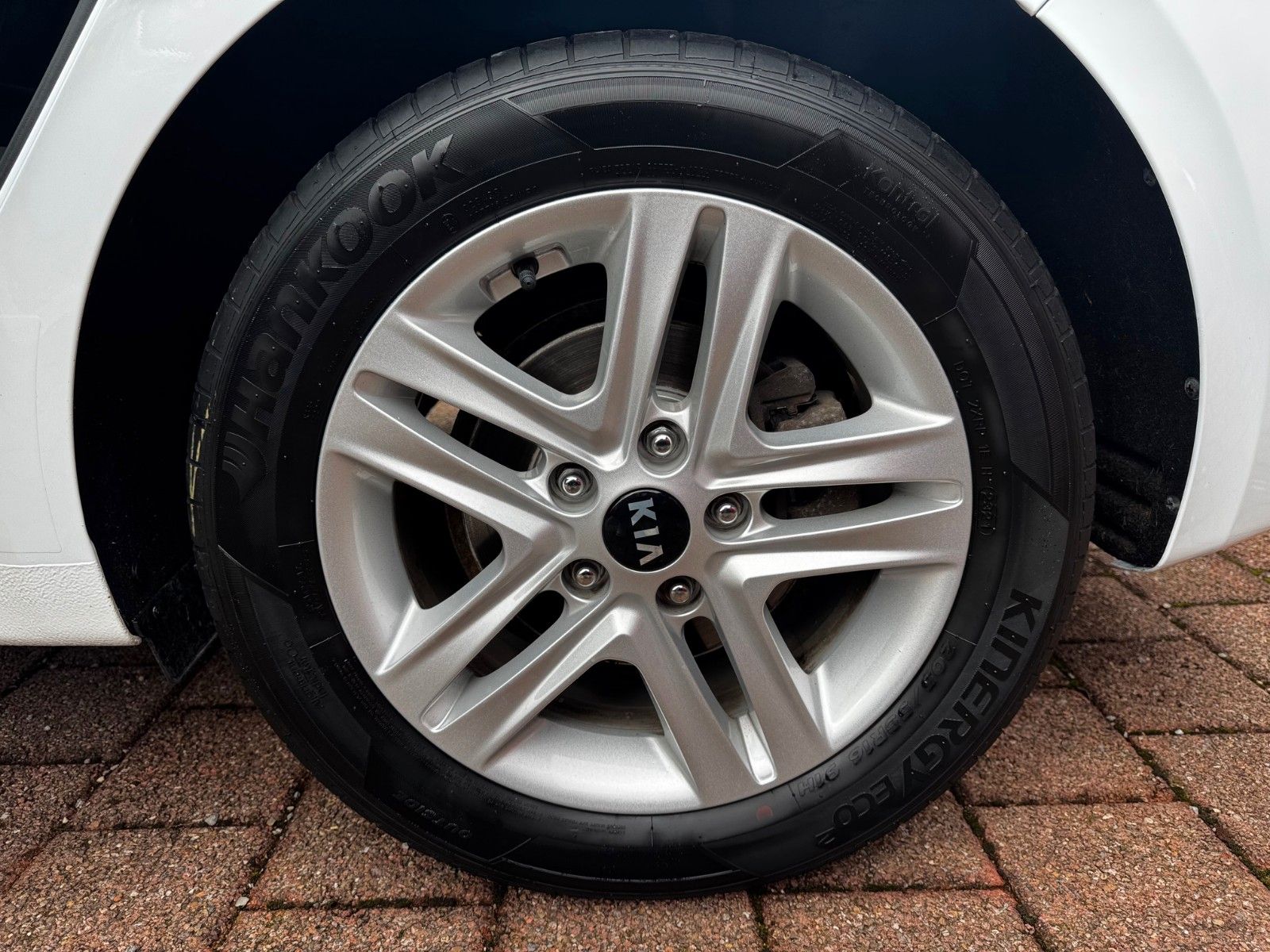 Fahrzeugabbildung Kia CEED 1.5T VIS KOMF NAV KAMERA SITZHEIZUNG 160PS