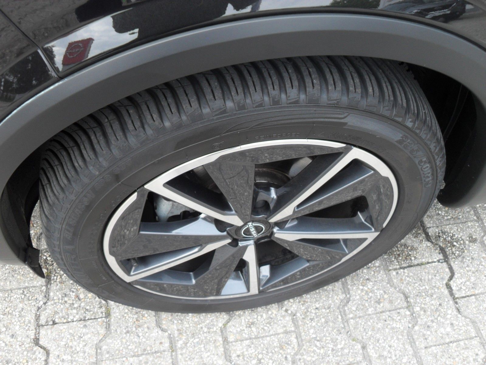 Fahrzeugabbildung Nissan Qashqai Tekna 4x4 | HeadUp | WP | Panorama