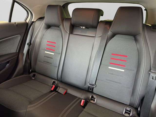 Fahrzeugabbildung Mercedes-Benz A 180 Style+LED+Navi+Fernlichtass.+PDC