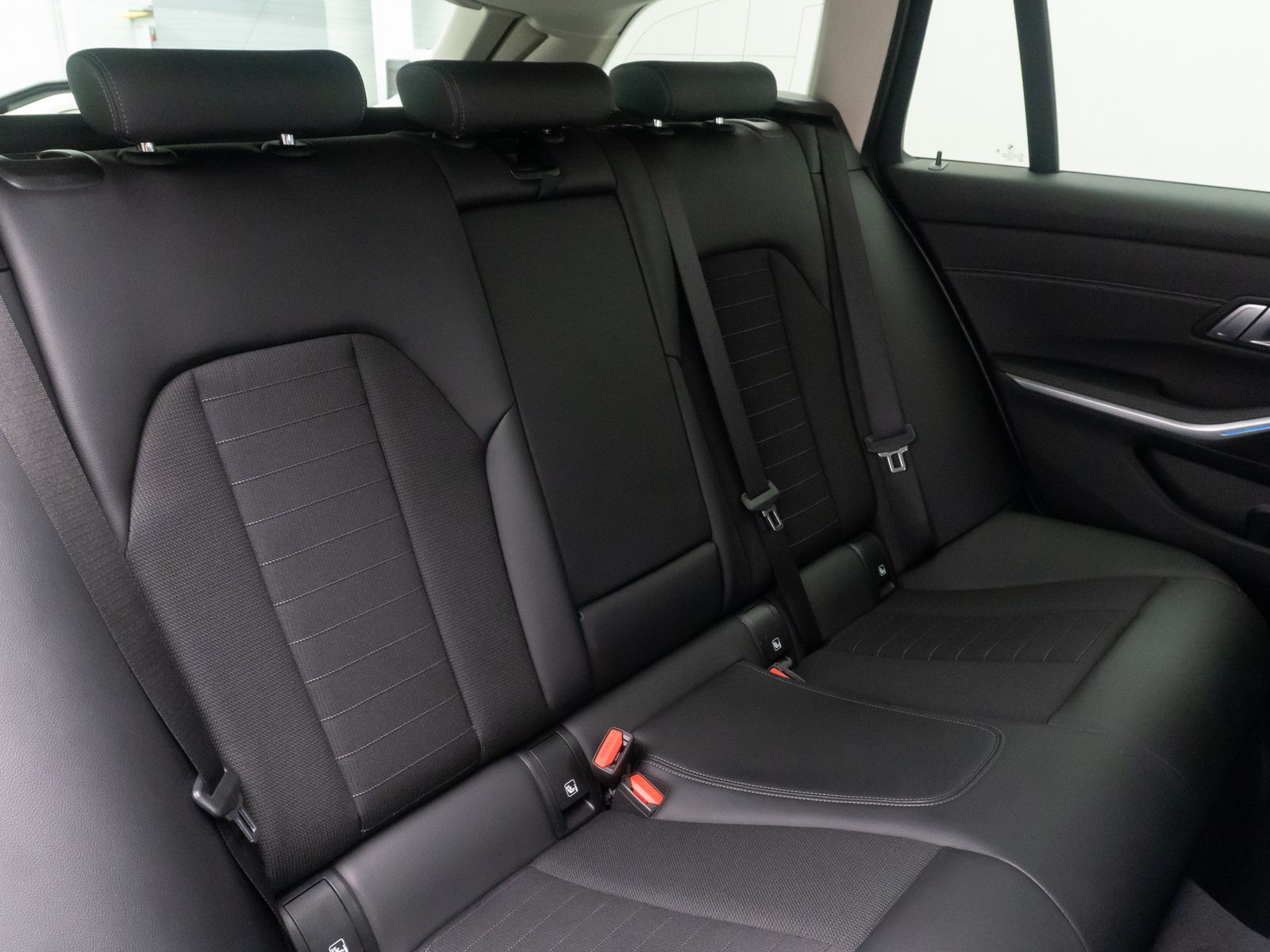 Fahrzeugabbildung BMW 330e xD SportLine Kamera DAB HiFi Stop&Go Komfor