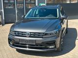 Volkswagen Tiguan Highline BMT/Start-Stopp 4Motion - Volkswagen Tiguan: Van