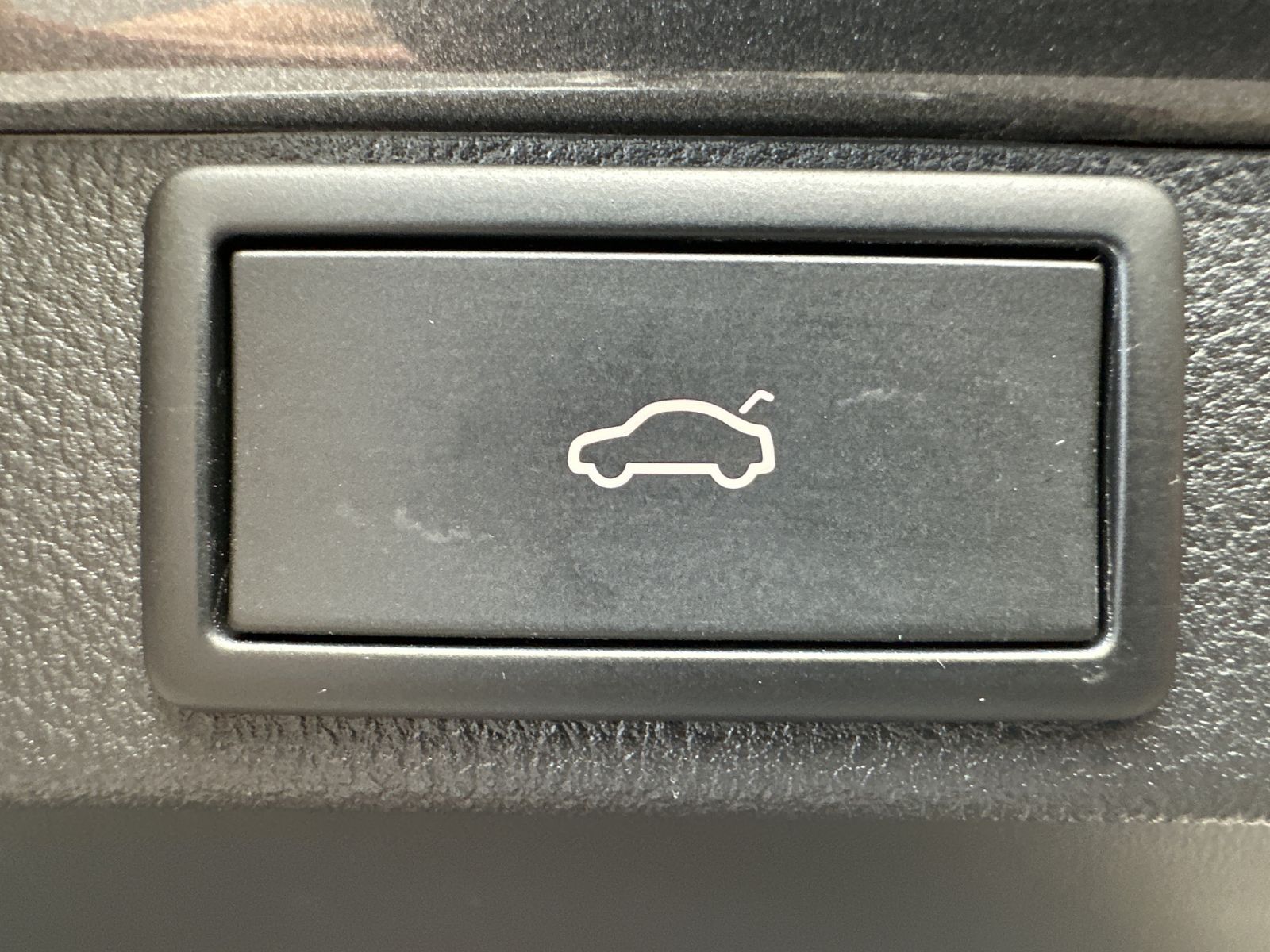Fahrzeugabbildung SKODA Octavia Combi 1.4 TSI iV RS DSG NAV+LED+KAM+18ZO