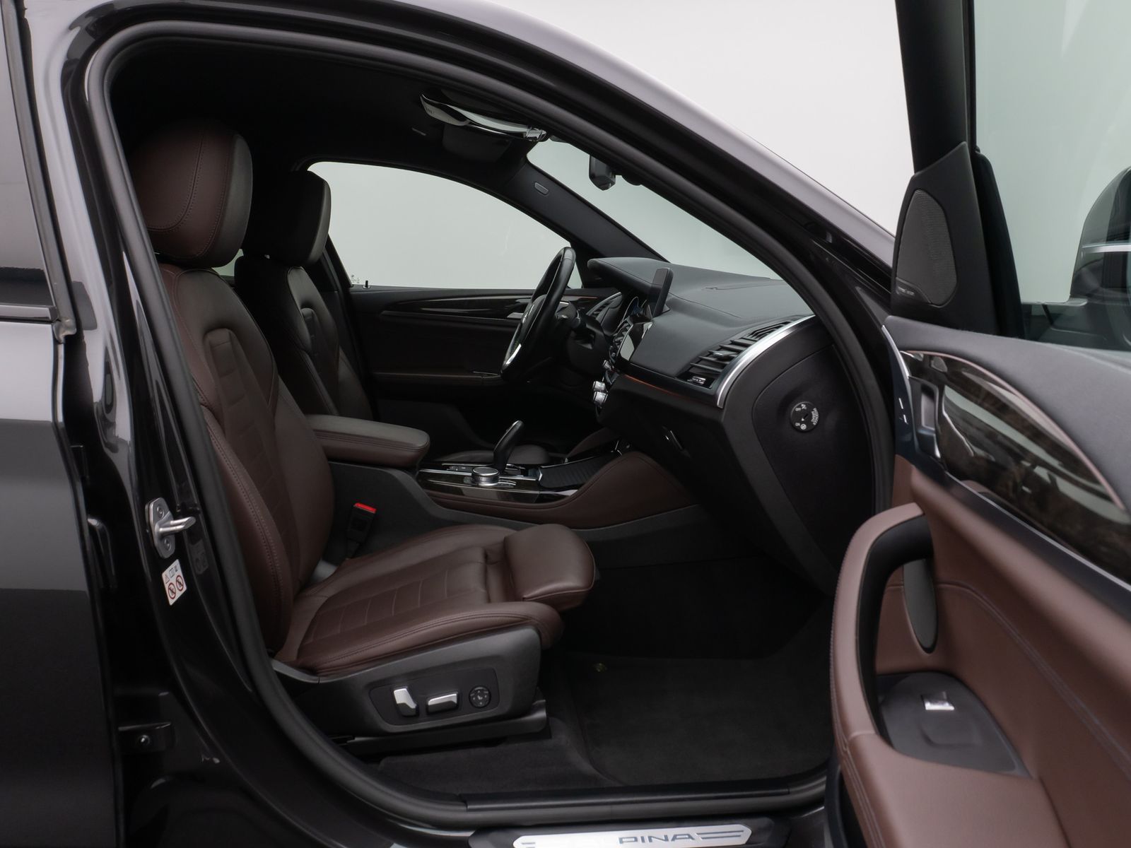 Fahrzeugabbildung ALPINA XD4 360°HUD DAB H/K Belüftung Komfort Alarm 20Zl