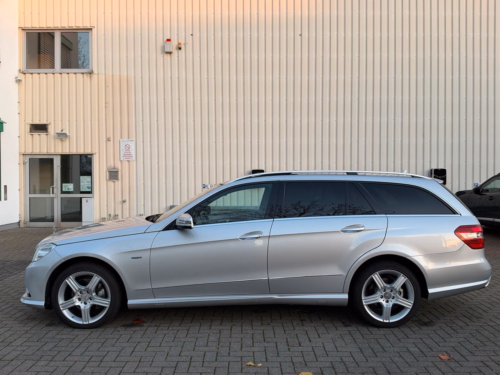 Audi A8 2010 — engine 265 HP (195kW)