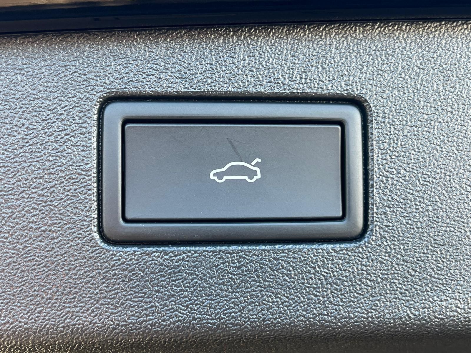 Fahrzeugabbildung Volkswagen Tiguan 2.0 TDI 4M R-Line PANO*H&K*AHK*MATRIX*20"