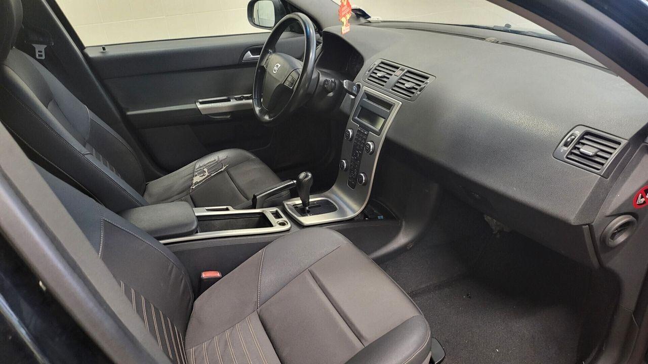Volvo V50 2009 — photo 7