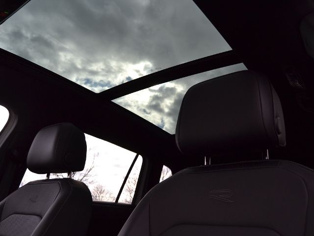 Tiguan Allspace 2.0 TSI 4M DSG R-Line 7-SITZER/A