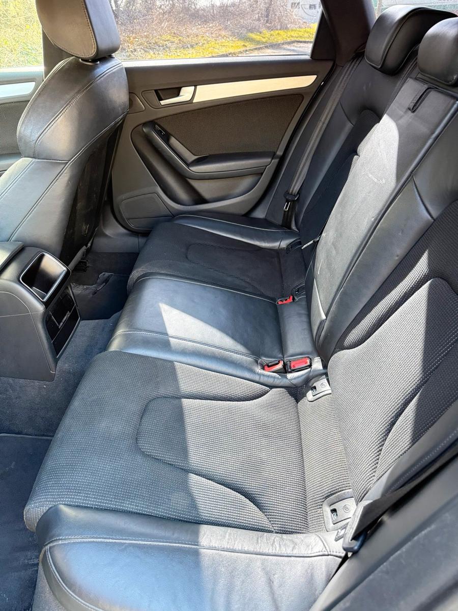 Audi A4 2011 — photo 7