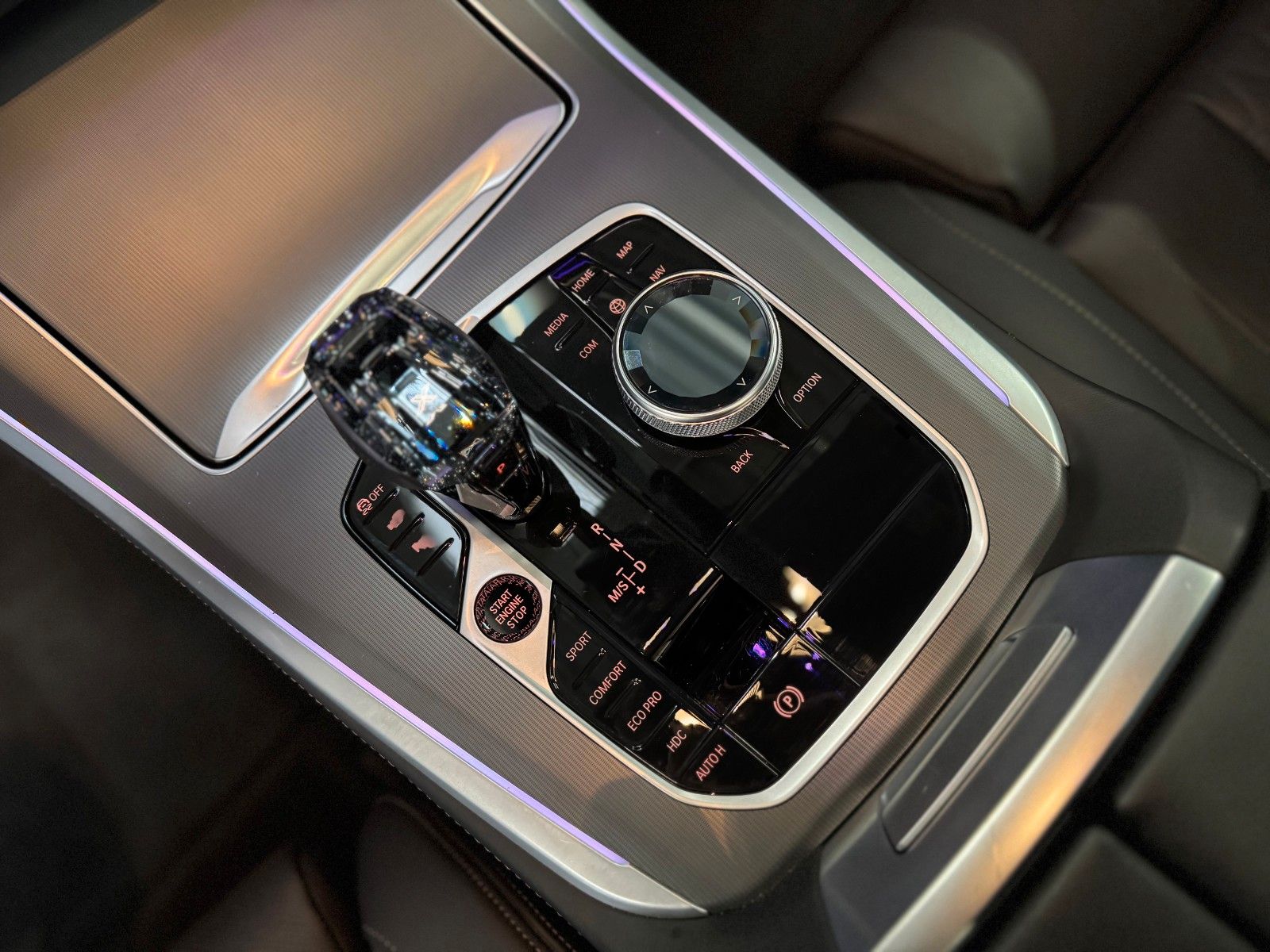 Fahrzeugabbildung BMW X5 xDrive 30d M-Sport "Driving As. Professional"