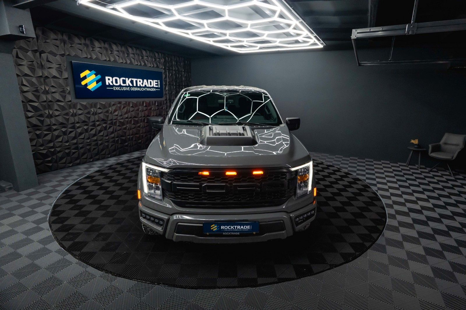 Fahrzeugabbildung Ford F150 5.0L V8 4x4 Offroad SuperCrew RAPTOR 19%