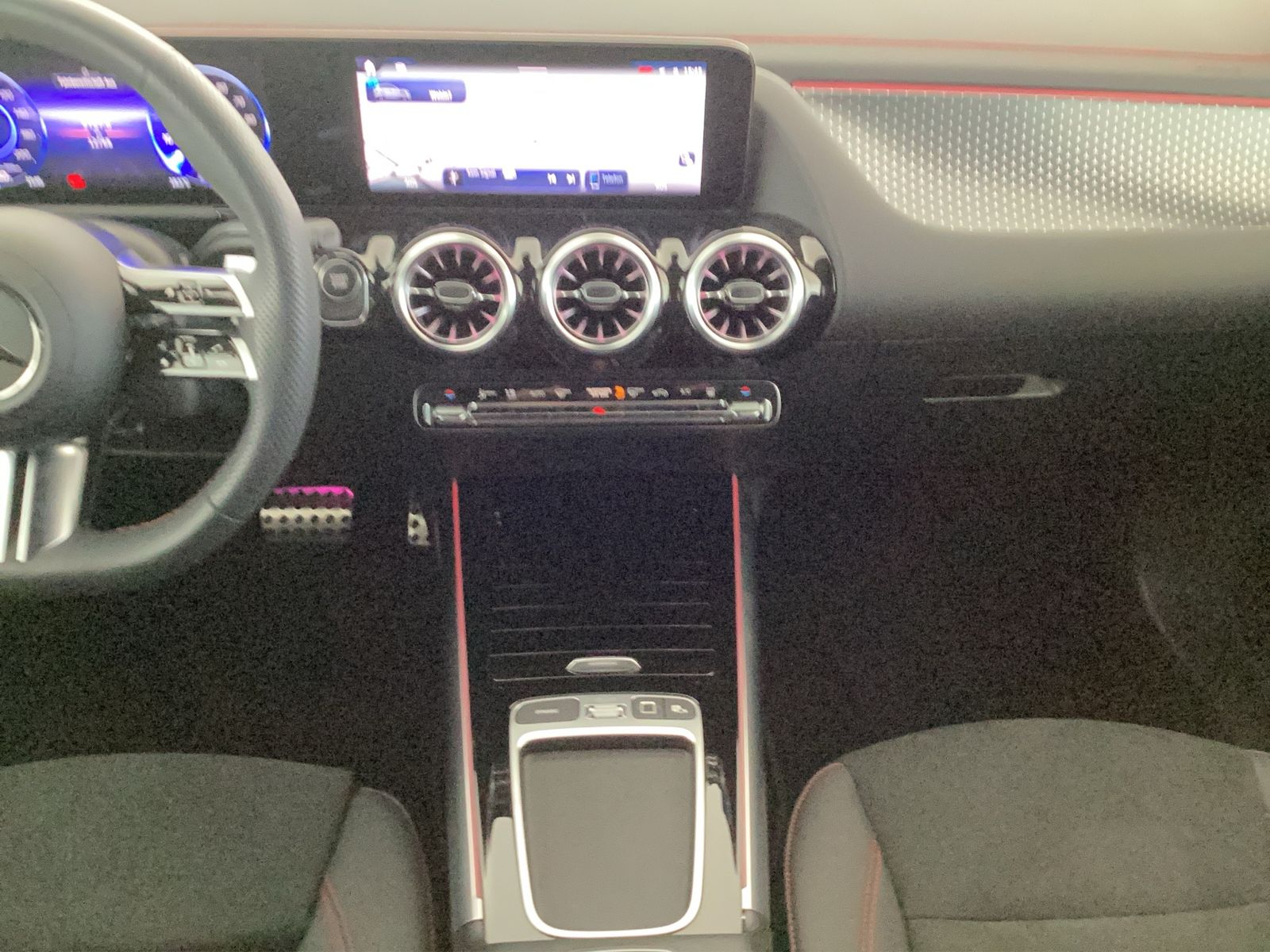 Mercedes-Benz EQA 350 4M AMG Line Adv Night 20 Winterp Distr foto 19