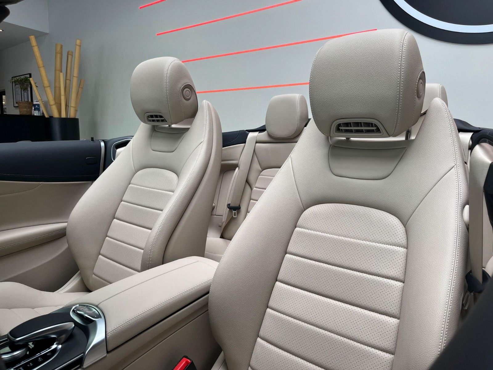 Fahrzeugabbildung Mercedes-Benz C 200 Cabrio AMG-Line*Airscarf*Park-Paket*