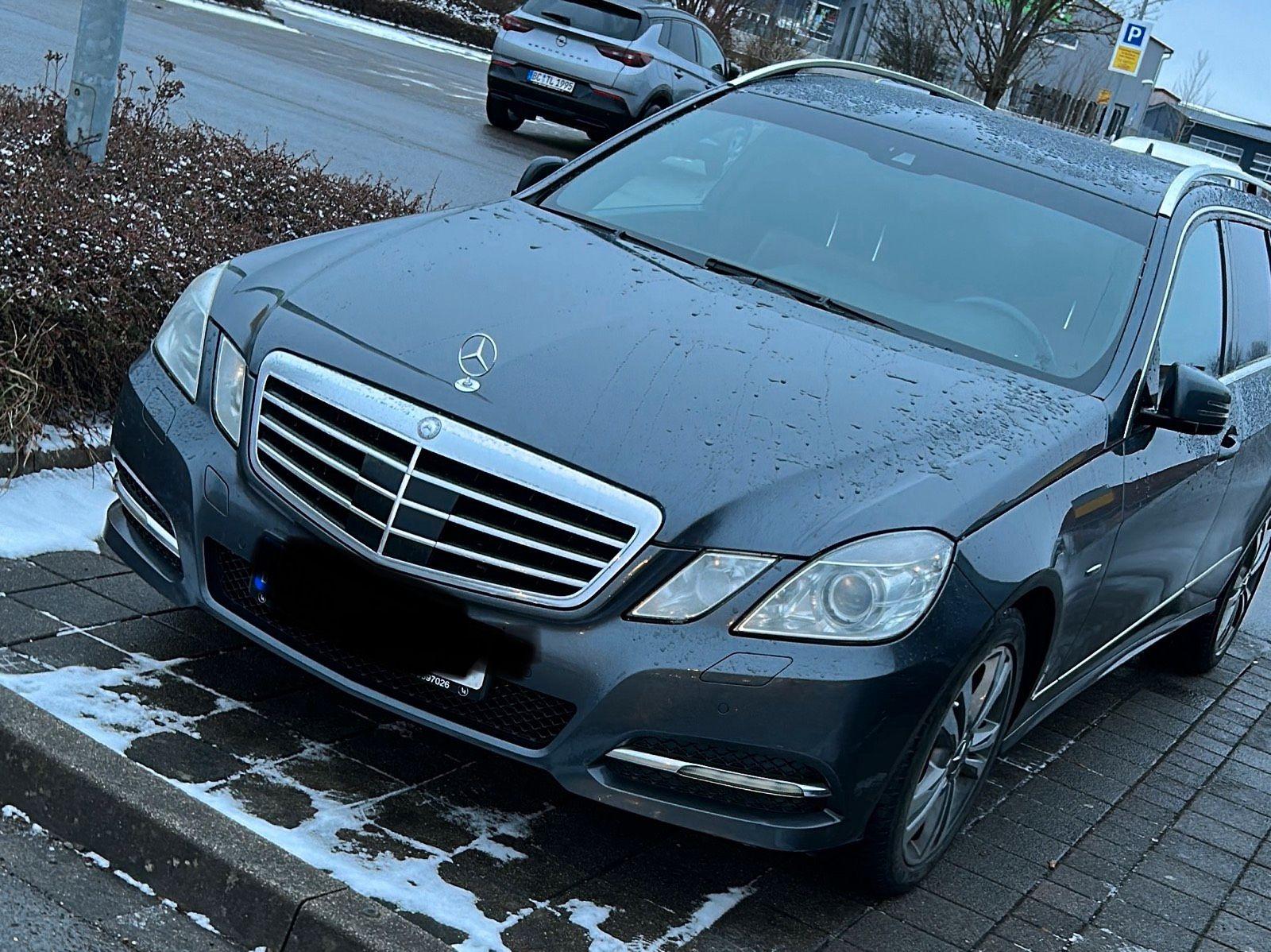 Mercedes-Benz E220 2010 — photo 11