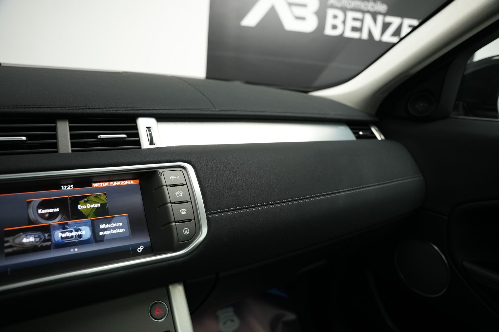 Fahrzeugabbildung Land Rover Range Rover Evoque SE Dynamic *Panorama*Kamera