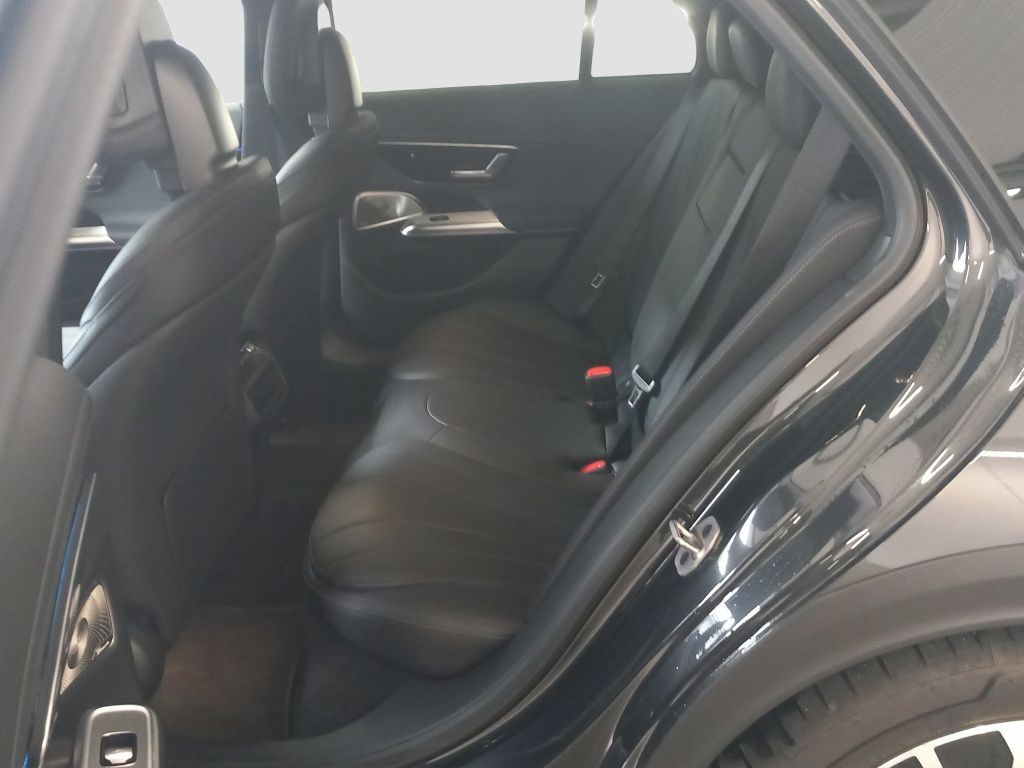 Fahrzeugabbildung Mercedes-Benz E 300 de 4M T Aut. Airmatic*AHK*Distronic*Burmes