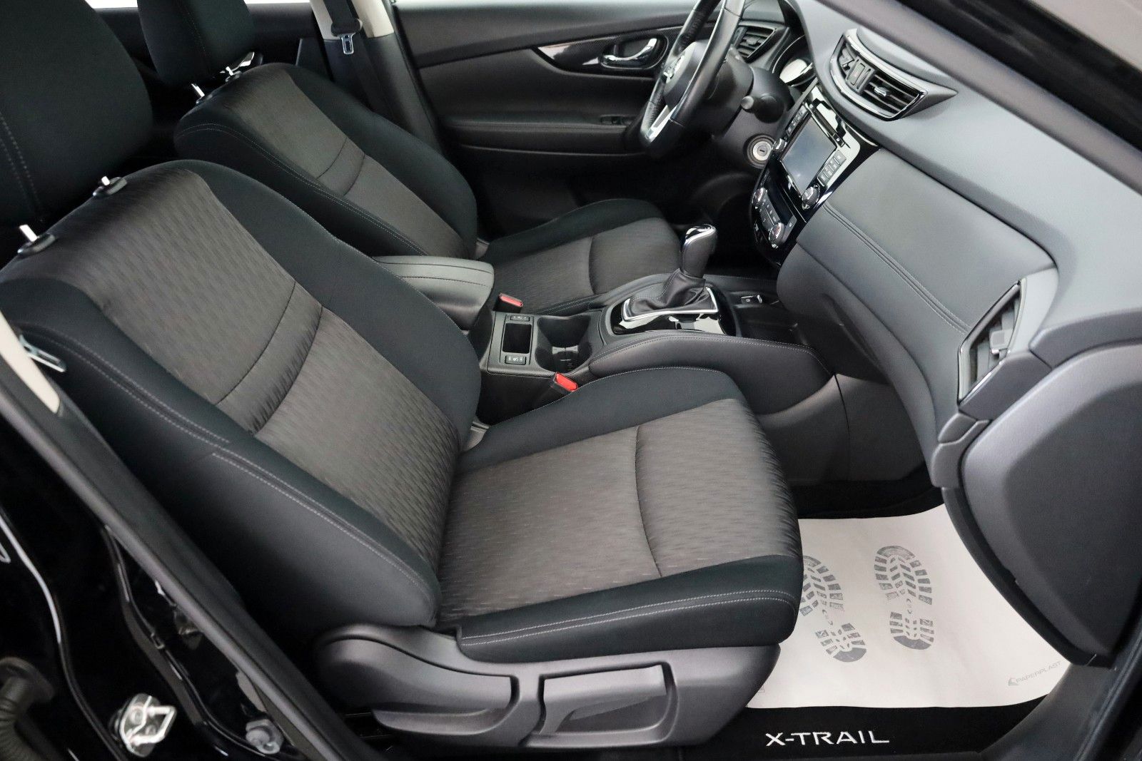 Fahrzeugabbildung Nissan X-Trail Acenta Navi,Panorama,360°Kamera,SH,SR+WR