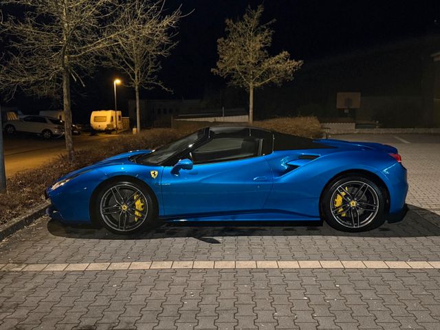 FERRARI 488 Spider