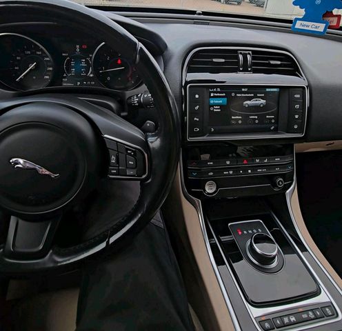 Jaguar XE JAGUAR XE 2.0 Diesel automatisch tausch au...