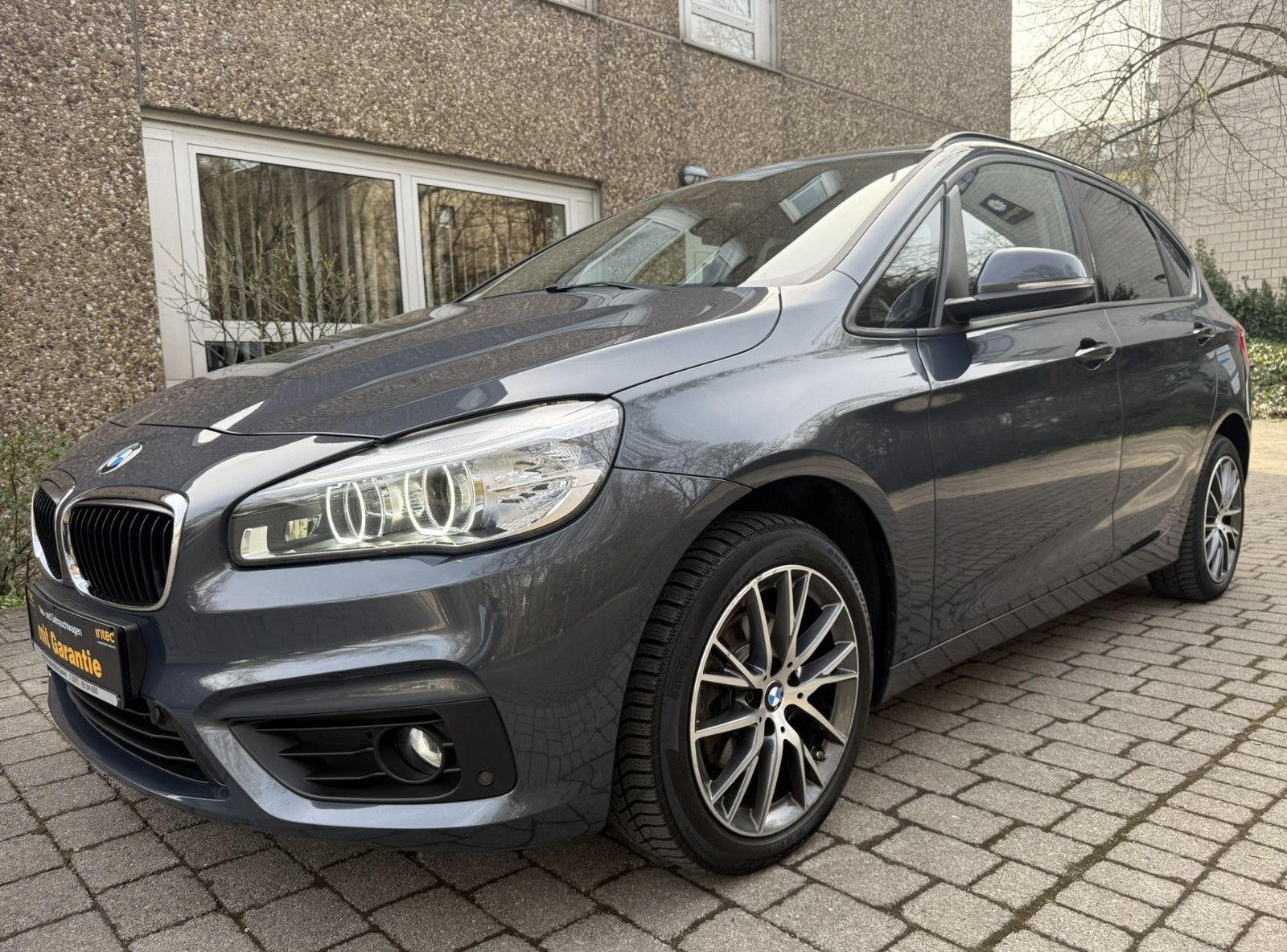 BMW 216
