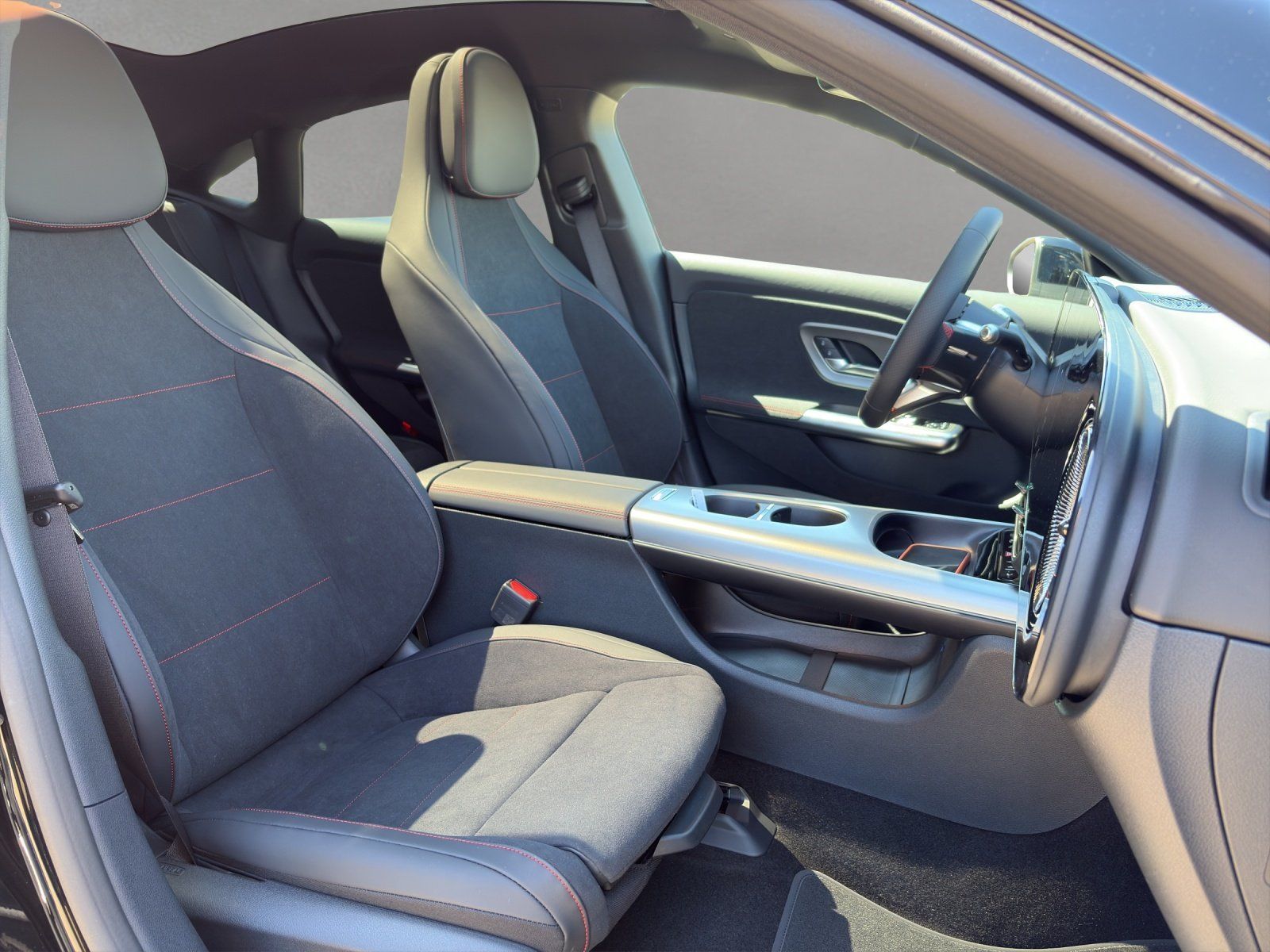 Fahrzeugabbildung Mercedes-Benz NEW! AMG Pano Memory Kamera Ambiente Totwinkel