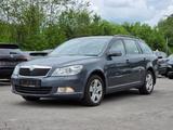 Skoda Octavia Combi Elegance Rechtskenker - Skoda Octavia aus 2011: Elegance