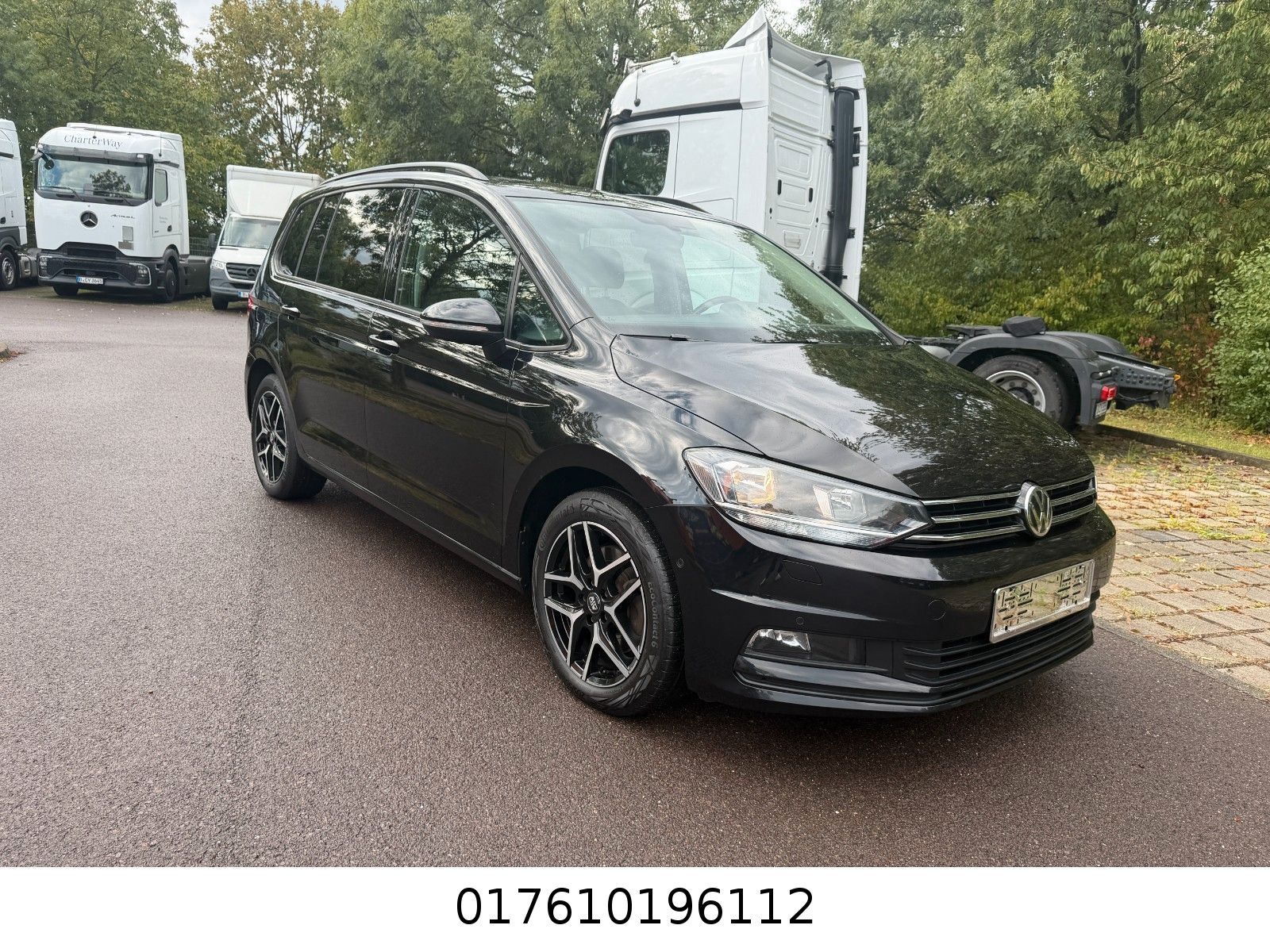 Volkswagen Touran - 1