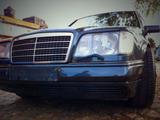 Mercedes-Benz Automatik E 420 W124 Limousine - Mercedes-Benz E 420 mit Benzin-Antrieb