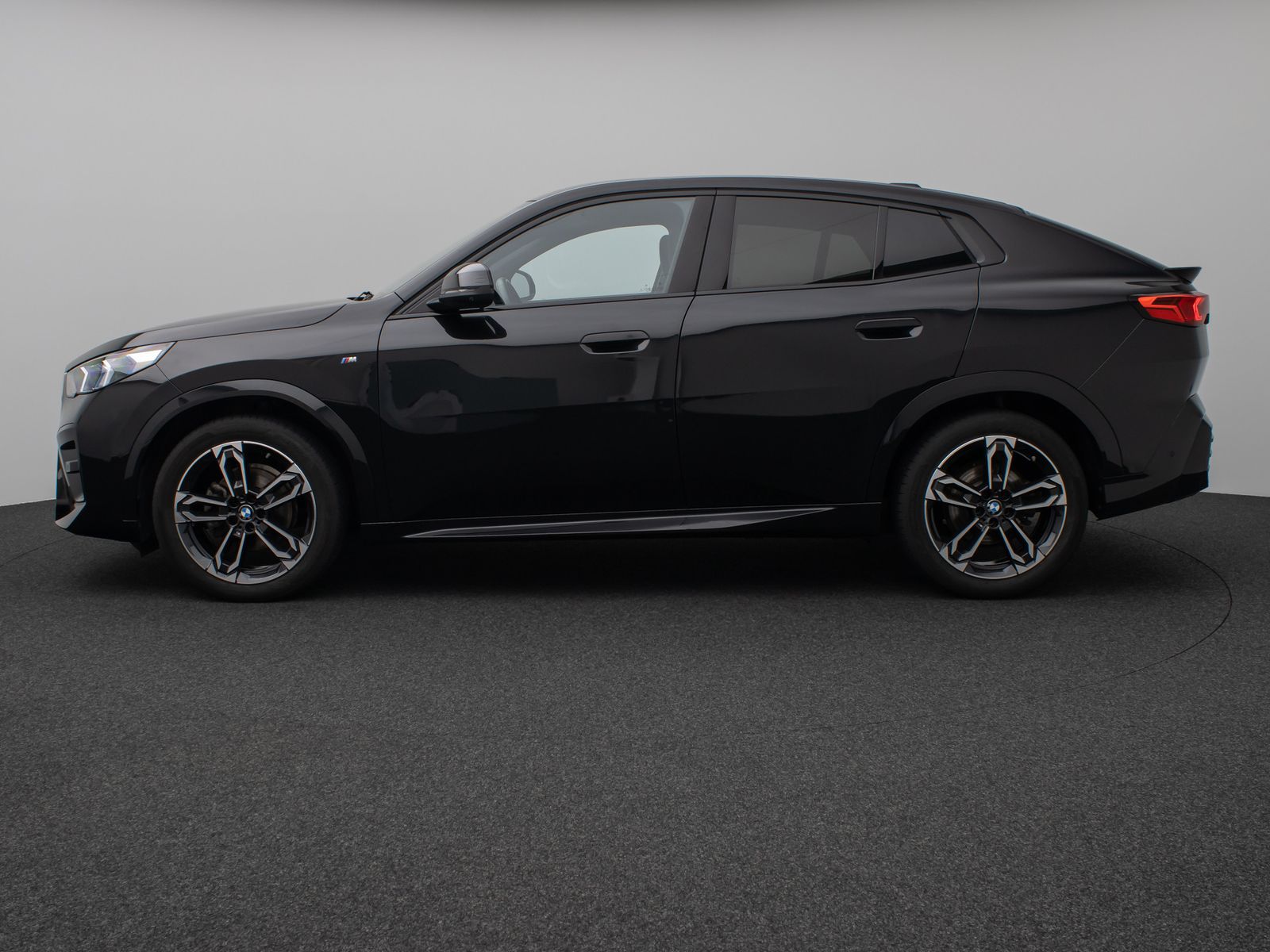Fahrzeugabbildung BMW X2 xD20d M Sport Panorama 360°HUD DAB H/K 19Zoll
