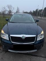 Skoda Octavia 2.0 TDI DSG 4x4 Scout Combi Scout - Skoda aus 2012: Scout