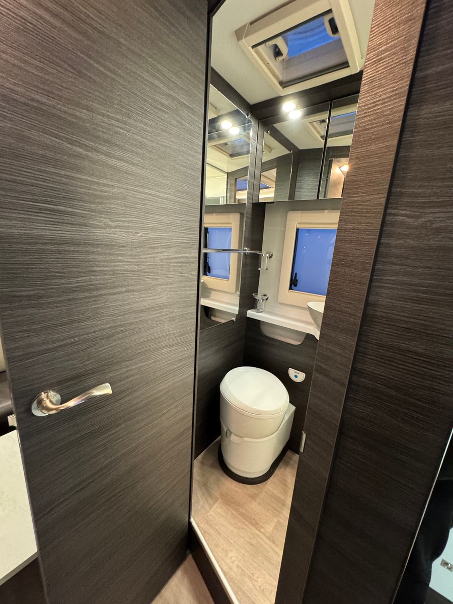 Fahrzeugabbildung Benimar Mileo M282 LOUNGE LUFTFEDERUNG SOLAR TV SAT AHK