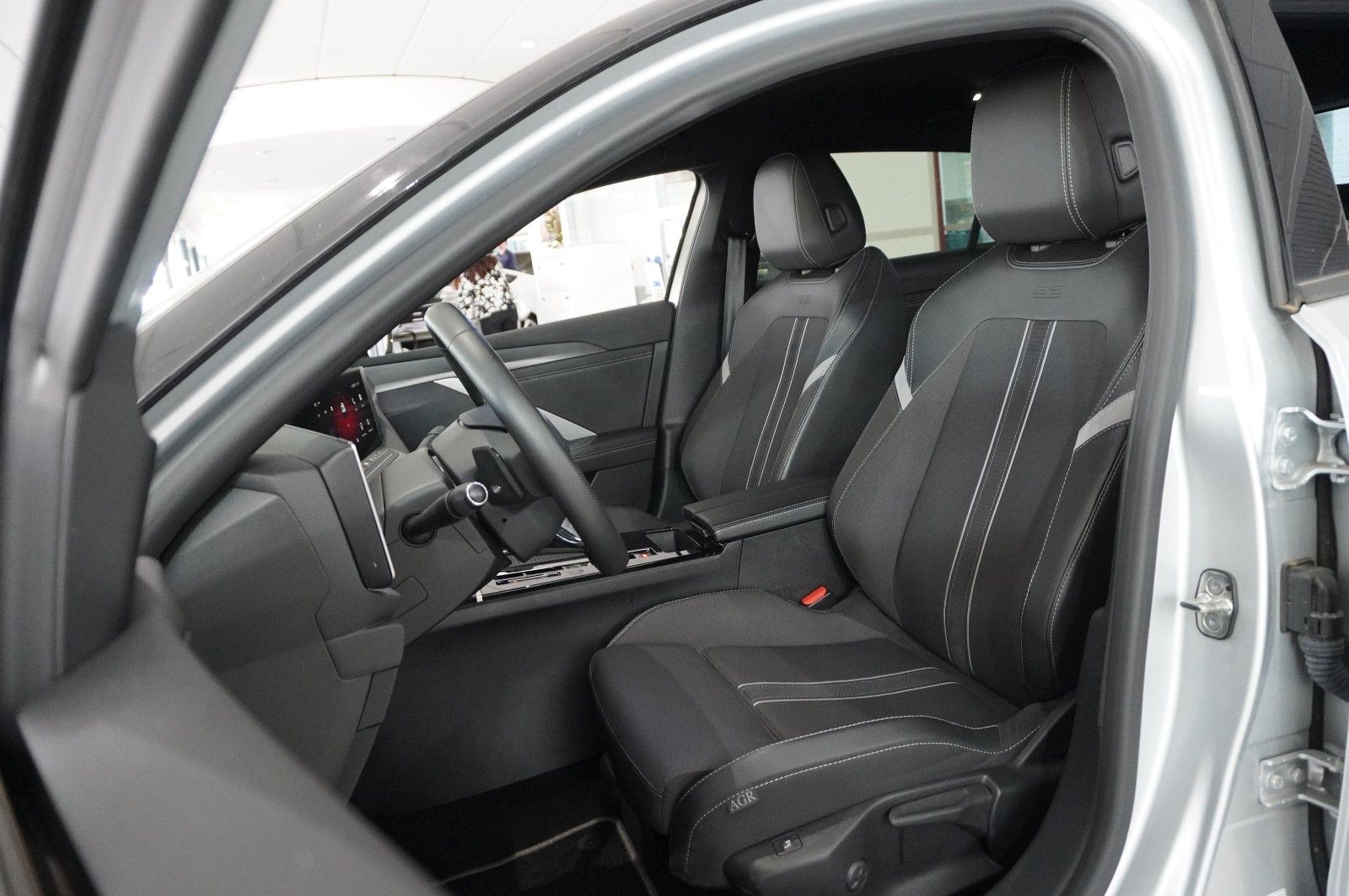 Fahrzeugabbildung Opel Astra L Lim. 1.6 HYBRID GS SPORT NAVI/360°/SPORT