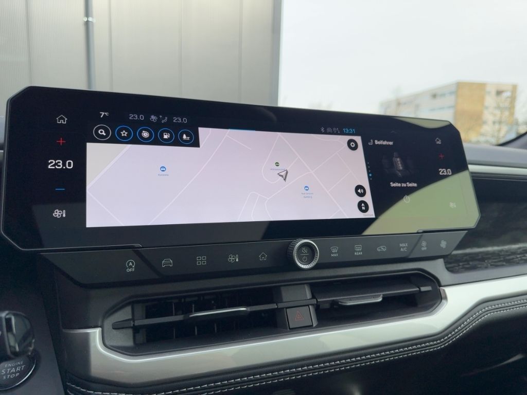 Fahrzeugabbildung Jeep Compass e-Hybrid First Edition PANO MATRIX HEAD-