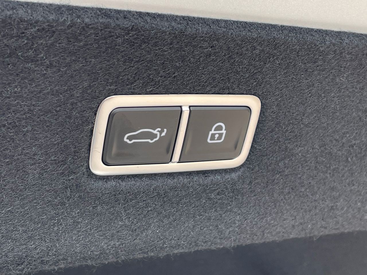 Fahrzeugabbildung Hyundai IONIQ 6 168kW Dynamiq*ACC*GSD*MatrixLED*MIETKAUF