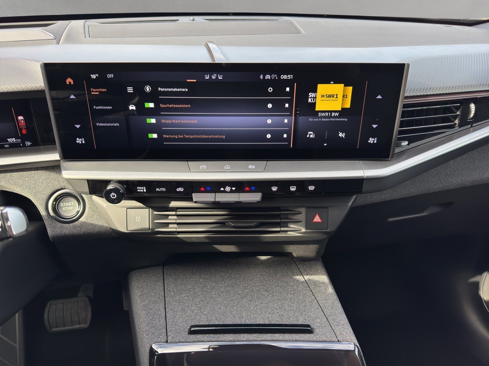 Fahrzeugabbildung Opel Grandland 1.2 Mild-Hybrid Ultimate/PANO/KAMERA/